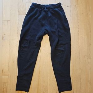 Alo Yoga Chill Sweatpant – Black, Men’s Size Small – Athletic Fit Joggers